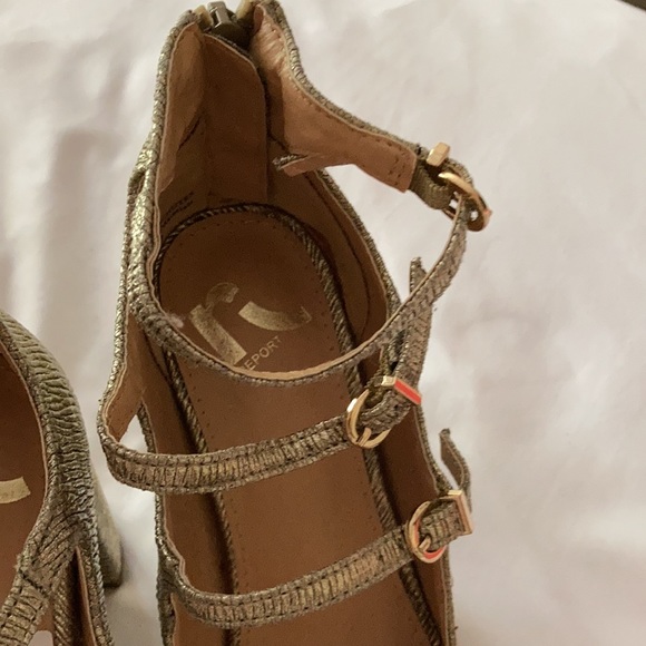 NWT REPORT Go strap sandals never worn - Picture 2 of 5